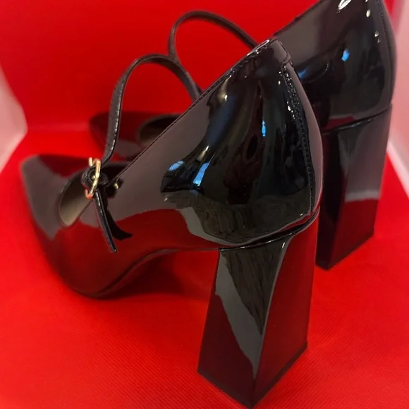 Nine West Black Patent Mary Jane Pointed Pumps - Picture 2 of 3